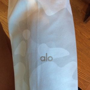 alo HIGH-WAIST AIRBRUSH CAPRI